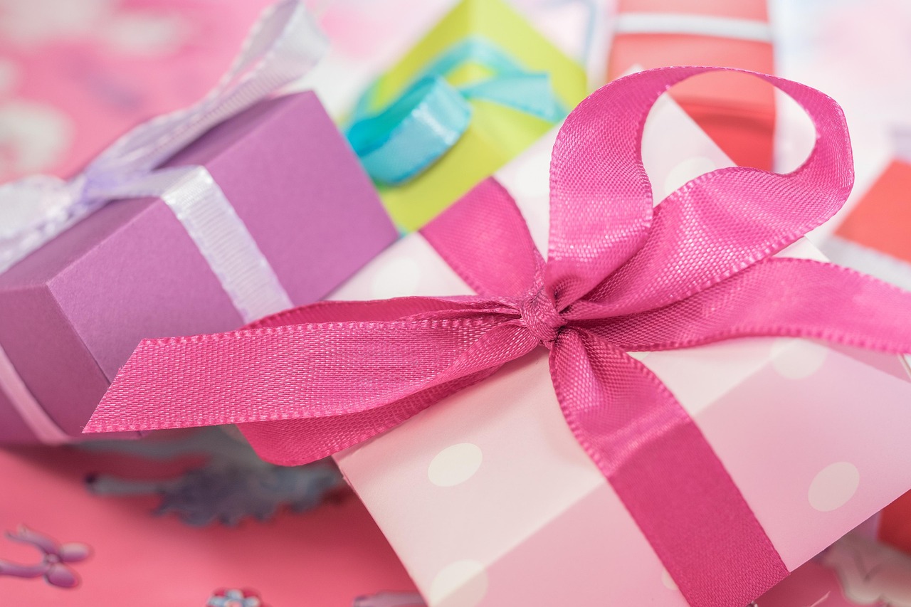 ぬいぐるみをプレゼントする彼女への特別なアイデアは？